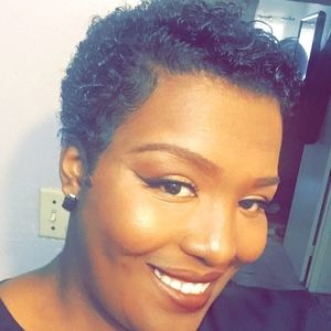 Meet your Posher, Alexandra